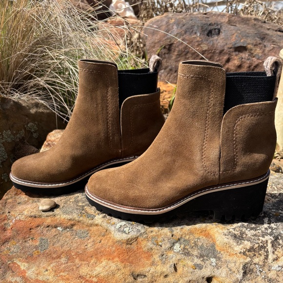 NWT Women's Dolce Vita Huey Lug Sole Bootie size 6.5 - Picture 1 of 6